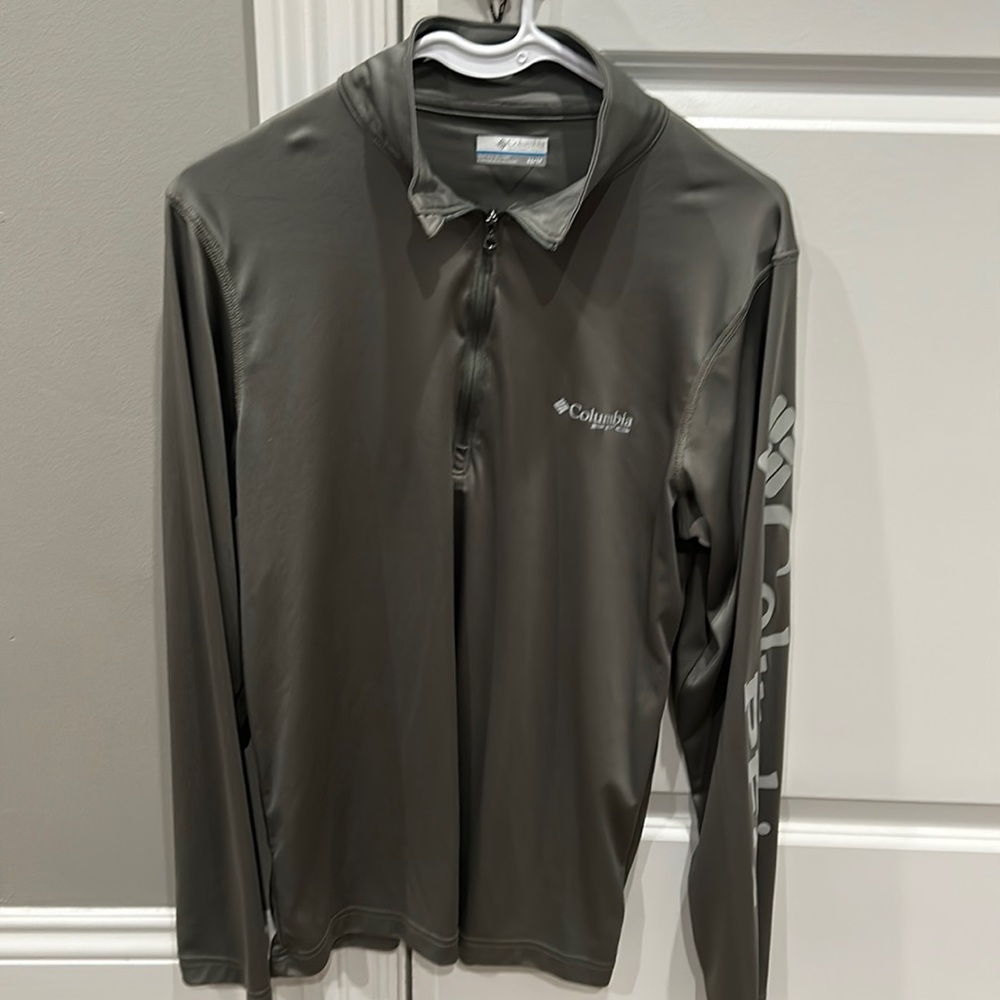 Dark green, half zip long sleeve, dry fit, Columbia pull over, XS